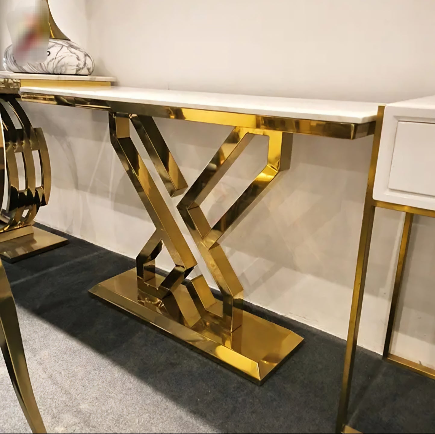 Zelaa Console Table